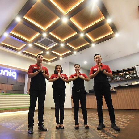 Uniq Hotel Джокьякарта Экстерьер фото