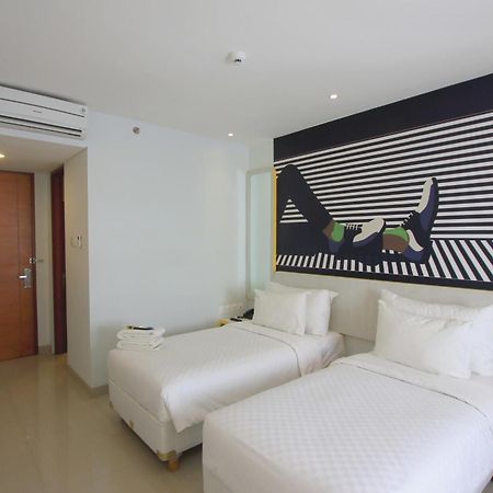 Uniq Hotel Джокьякарта Экстерьер фото