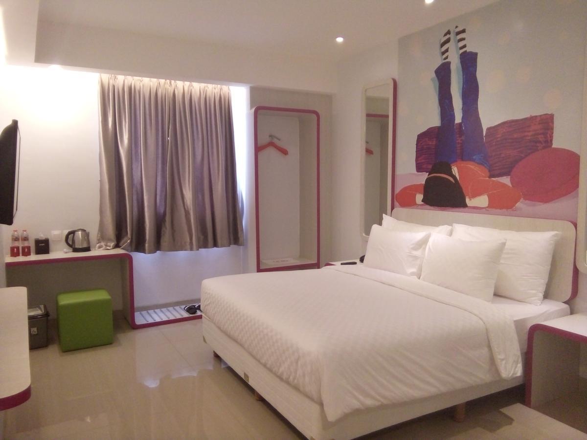 Uniq Hotel Джокьякарта Экстерьер фото