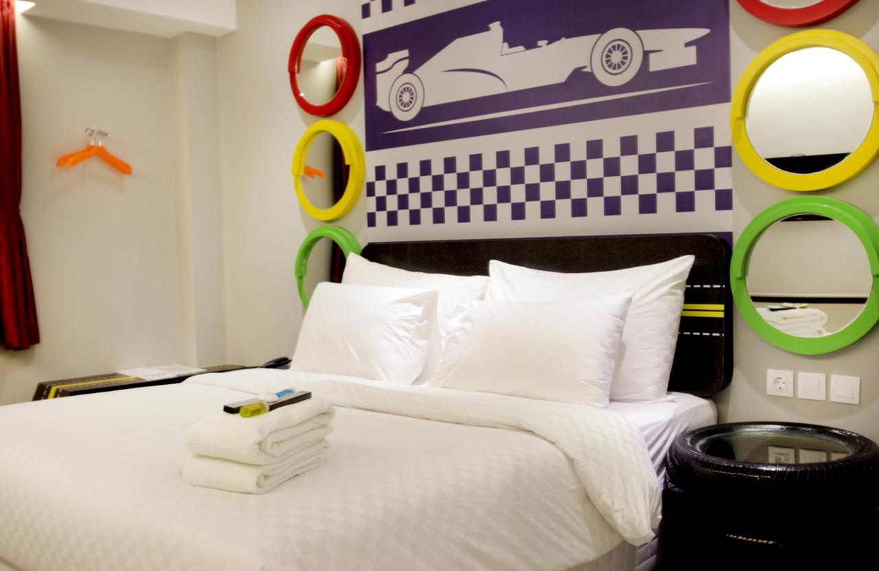Uniq Hotel Джокьякарта Экстерьер фото