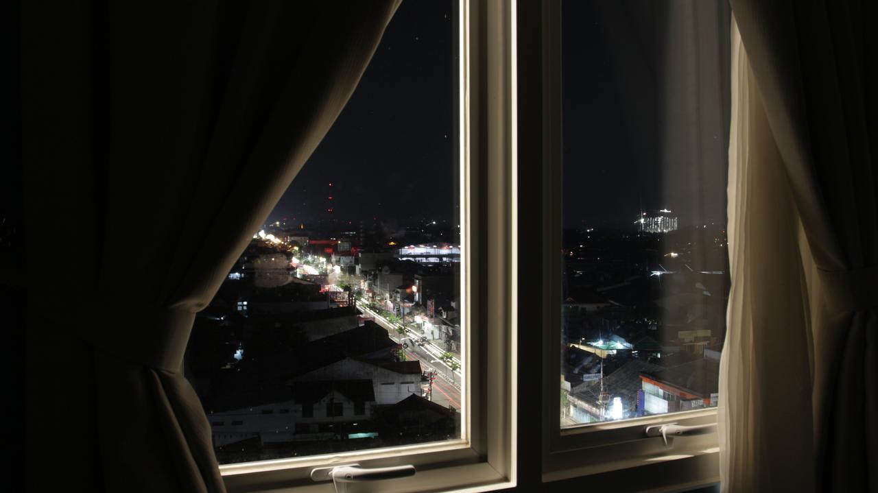 Uniq Hotel Джокьякарта Экстерьер фото
